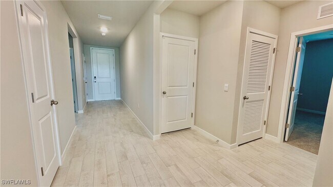Building Photo - 17710 Shade Tree Loop