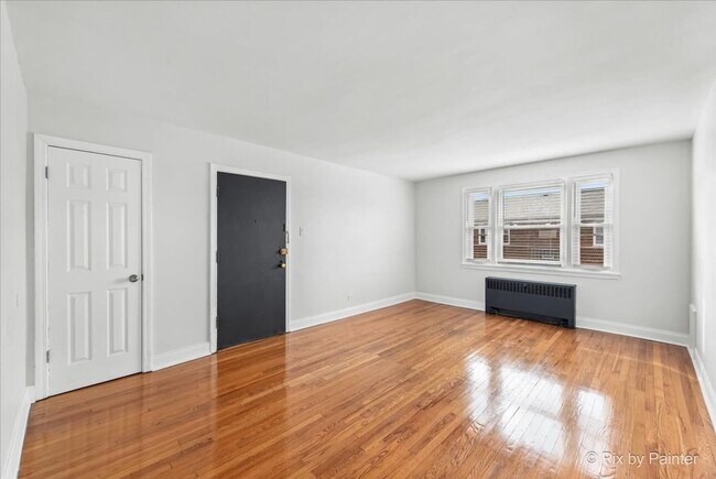 Building Photo - 2721 W Berwyn Ave