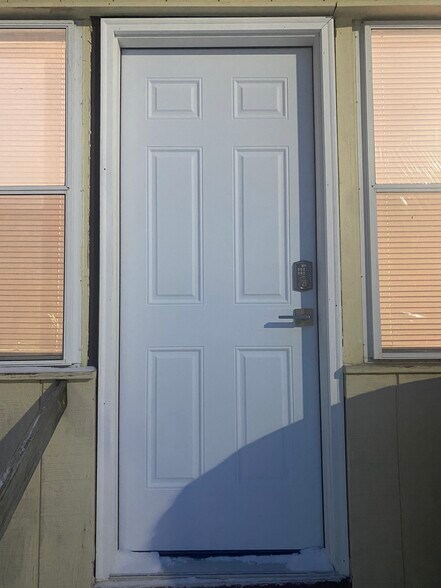 Building Photo - 1462 N Limestone St