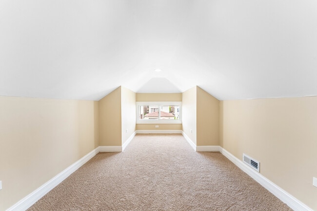 Building Photo - 2234 Gunderson Ave