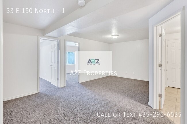 Building Photo - 33 E 150 N