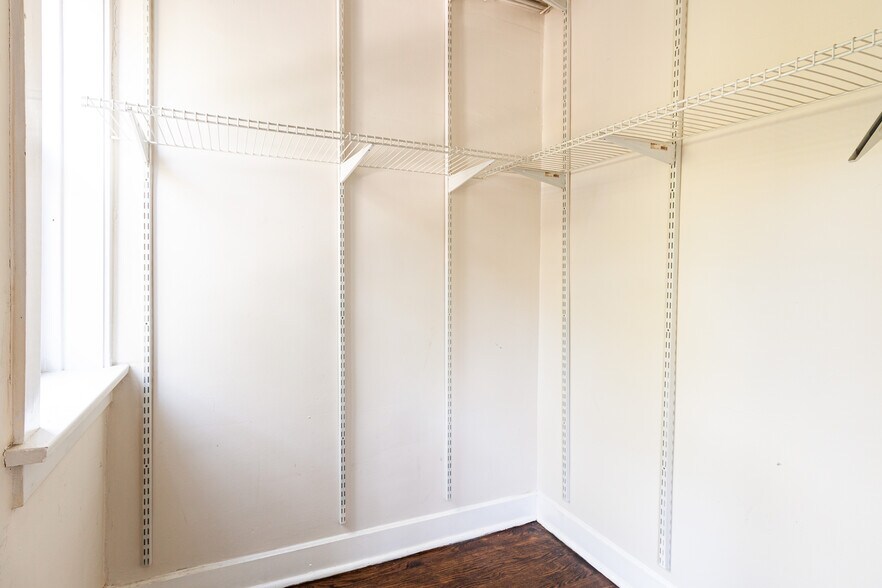 Building Photo - 1255 W Henderson St