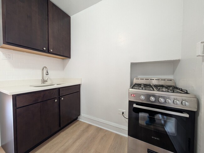 Building Photo - 2700 N Spaulding Ave