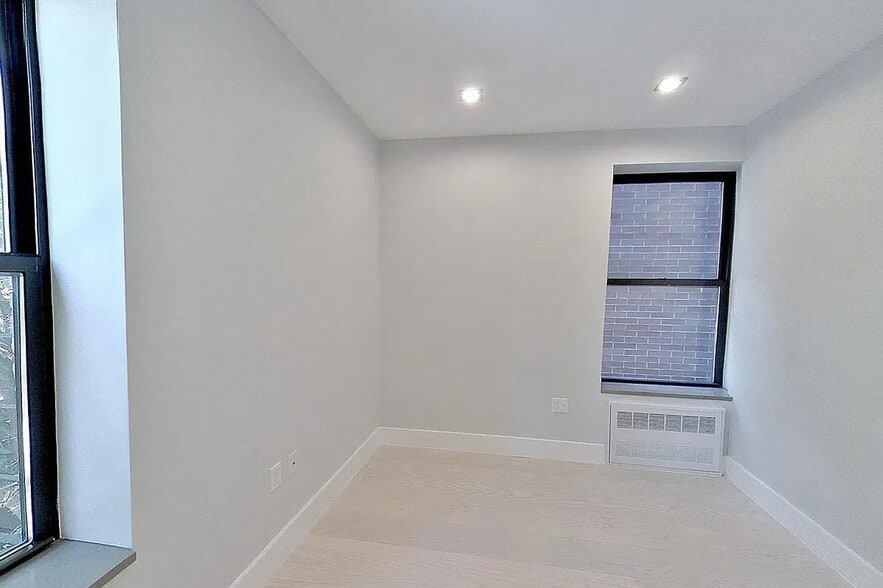 Building Photo - 161 Stanton St