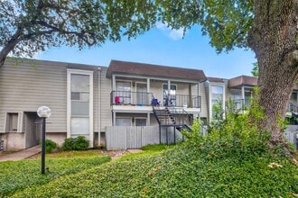 Building Photo - 5929 Queensloch Dr