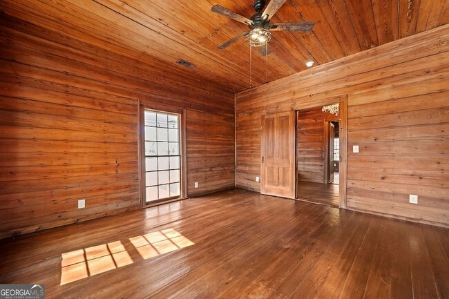 Building Photo - 497 Old Hwy 85