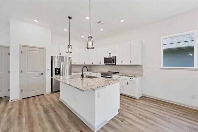 Building Photo - 133 Monterey Oak Trl
