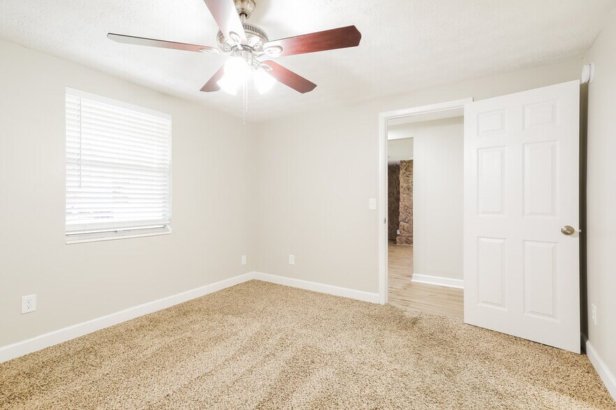 Building Photo - 108 Lester Murray Ln