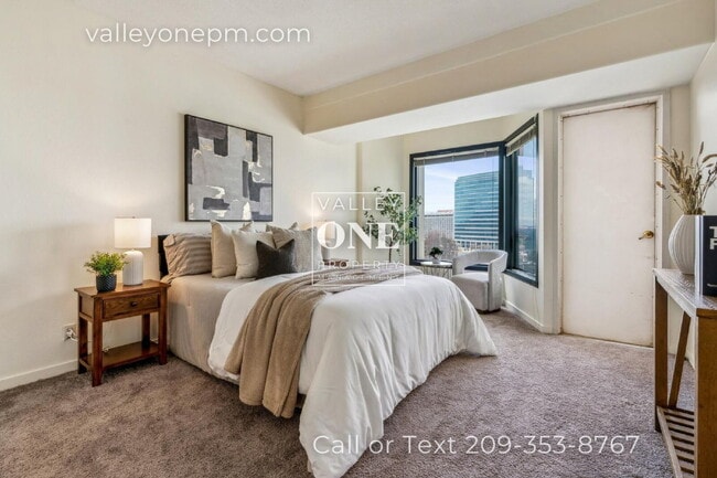 Building Photo - Fully Furnished Condo With Panoramic San Francisco Bay Views and Unbeatable Amenities