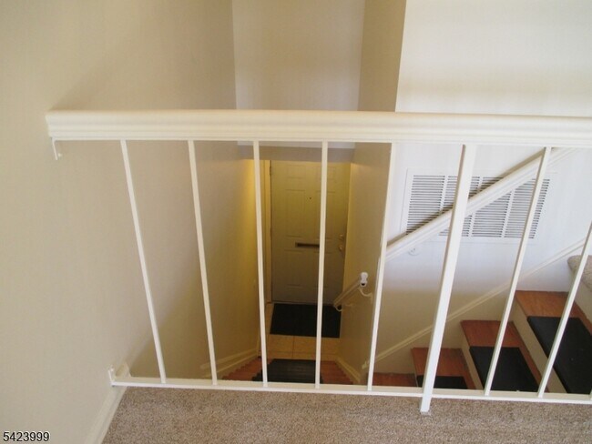 Building Photo - 181 Long Hill Rd