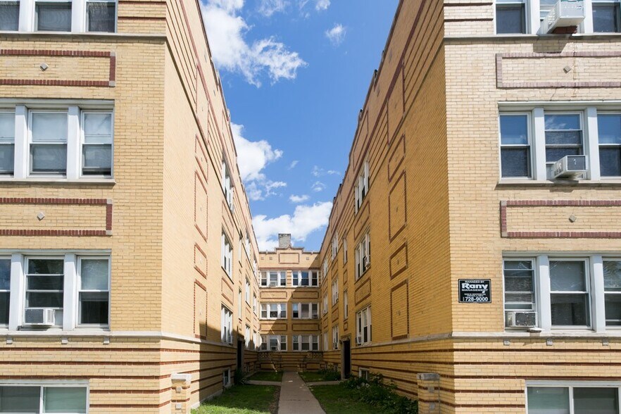 Primary Photo - 4409 N Kenneth Ave