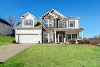 Building Photo - 400 Middleshare Dr