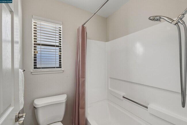 Building Photo - 332 Eastridge Dr