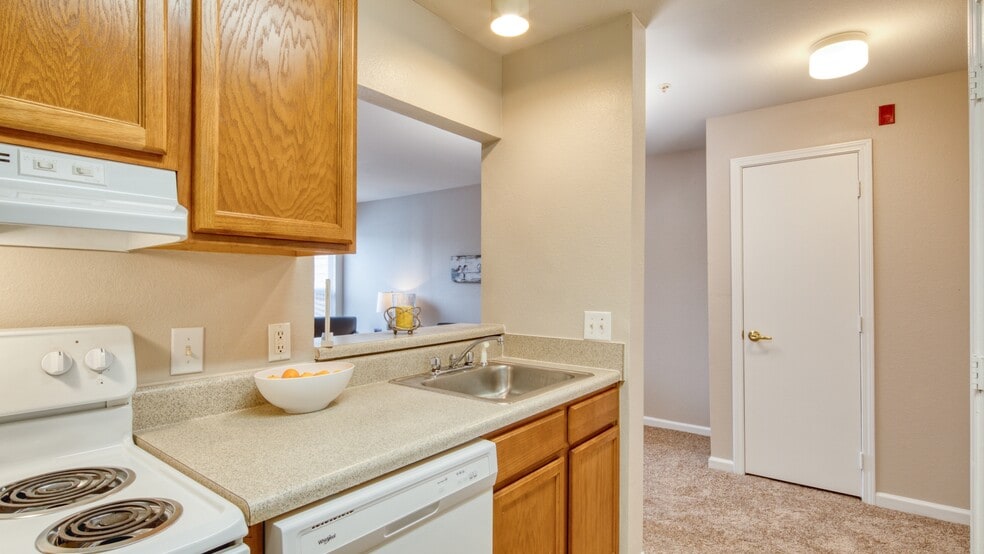 Sandston Plateau Senior Apartments - Kitchen - Sandston Plateau Senior Apartments