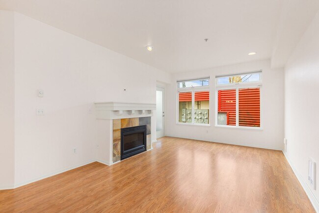 Building Photo - 18 Dravus St