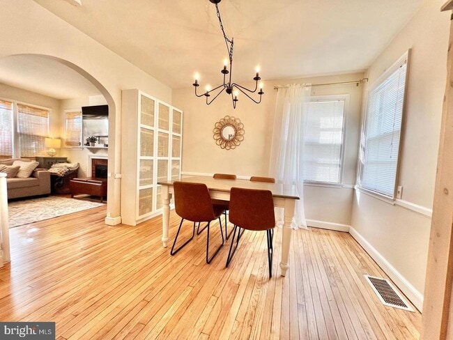 Building Photo - 503 Dorchester Ave