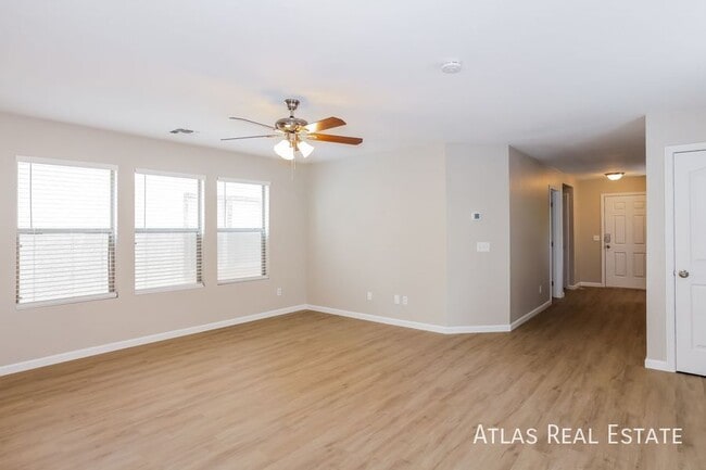 Building Photo - 11171 W Garfield St