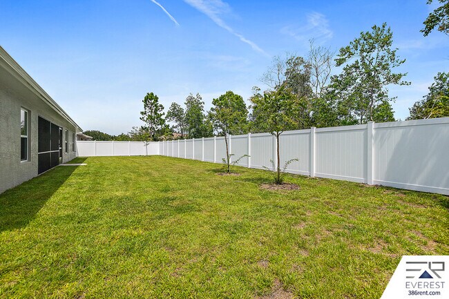 Building Photo - 10 Lysander Ln