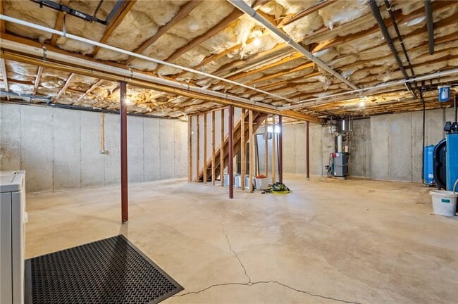 Building Photo - 27 River St