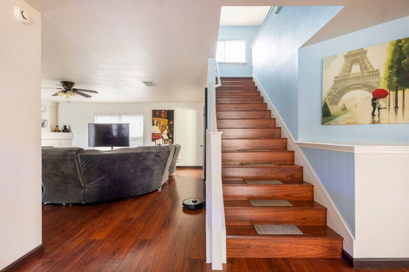 Building Photo - 1700 Balsam Way