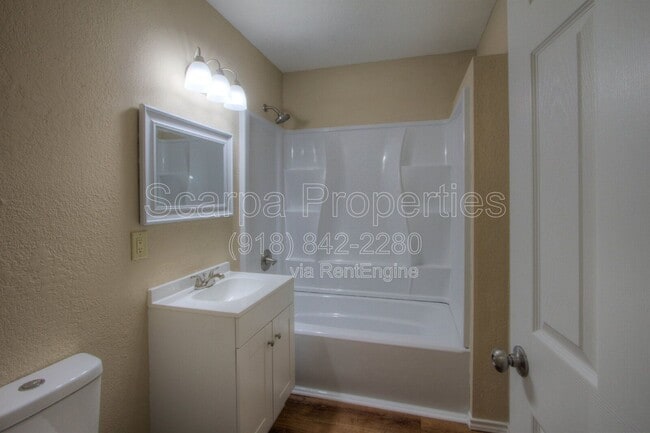 Building Photo - 230 E Zion St