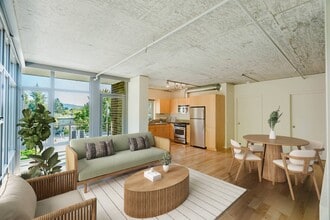 Building Photo - 2121 Belmont