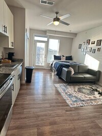 Building Photo - 2746 Central Pkwy