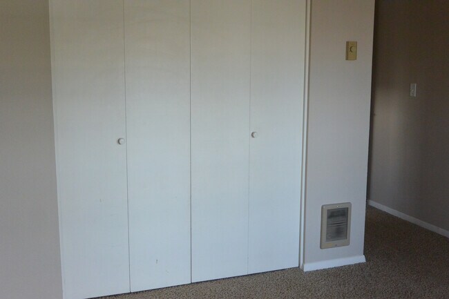 Building Photo - 8307 NE Starflower Ct