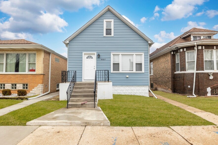 Building Photo - 6327 S Kenneth Ave