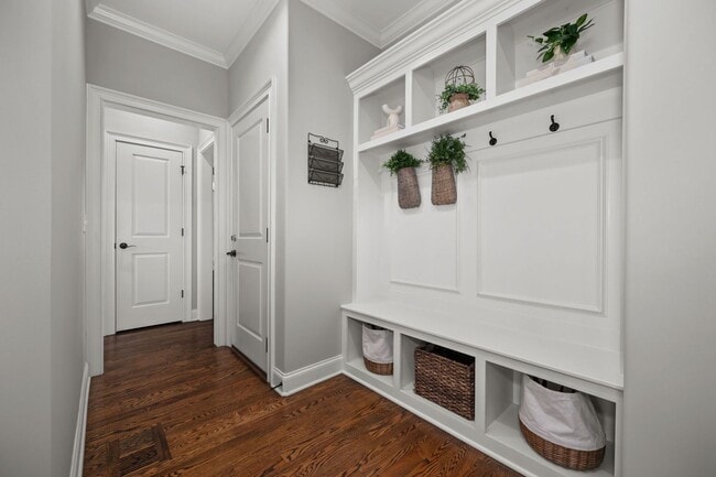 Building Photo - Luxury Home For Rent