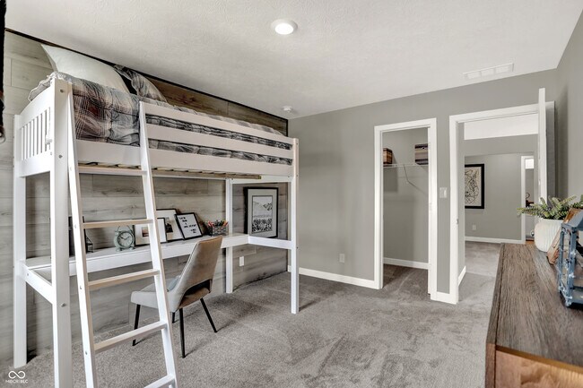 Building Photo - 16913 Sherwin Ct