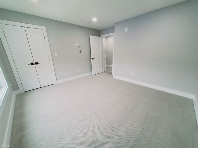 Building Photo - 2 br, 2.5 bath Condo - 492 Glenbrook Rd Un...