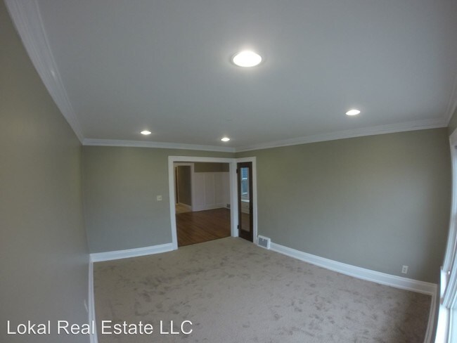 Building Photo - 13940 San Diego Ave