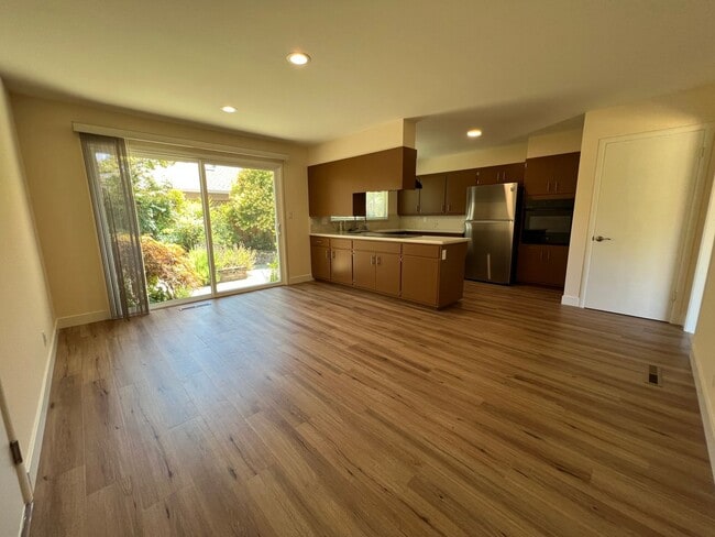 Building Photo - Renovated Sunnyvale House with Swimming Po...