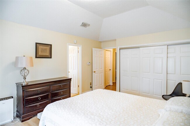 Building Photo - 18310 Spellbrook Dr