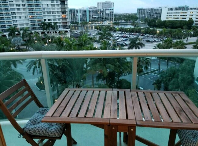 Building Photo - 3801 S Ocean Dr