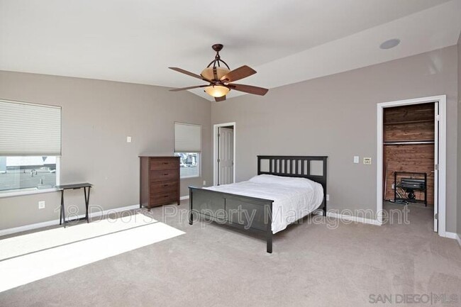 Building Photo - 3921 Oregon St