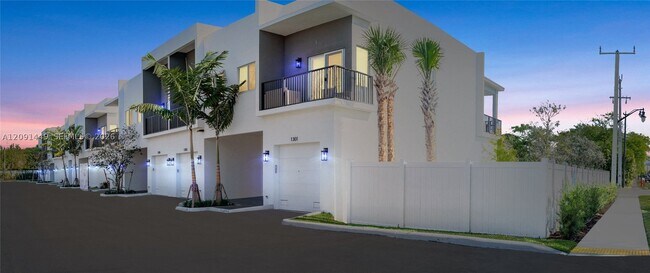 Building Photo - 1313 NW 27th Ave