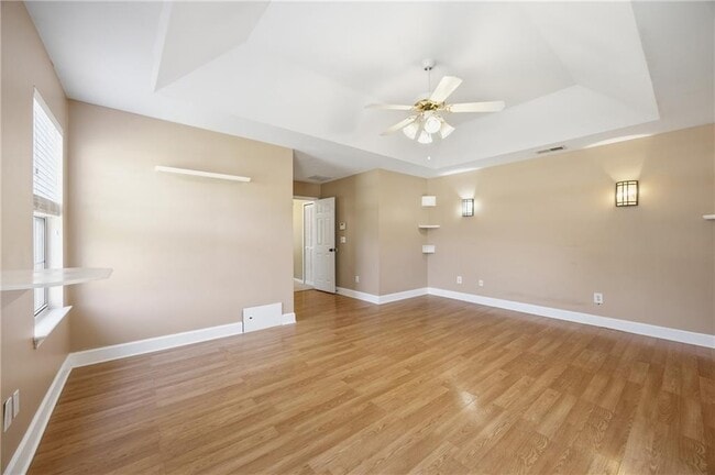 Building Photo - 1650 Huntcrest Way SW