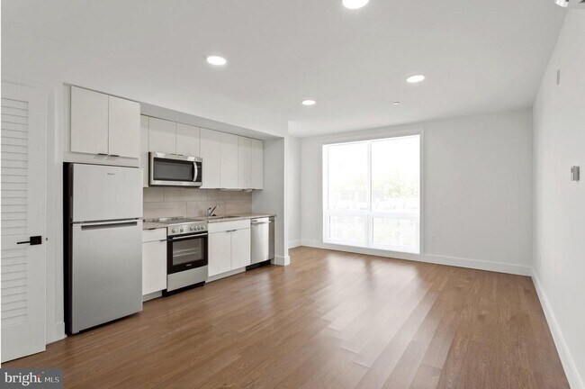 Building Photo - 2415 37th St NW