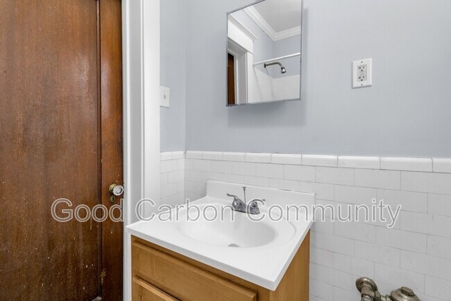 Building Photo - 8 E Depew Ave