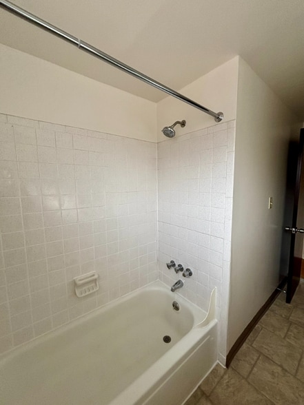 Building Photo - 110 Losson Rd