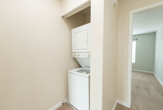 Building Photo - Townhome in Titusville