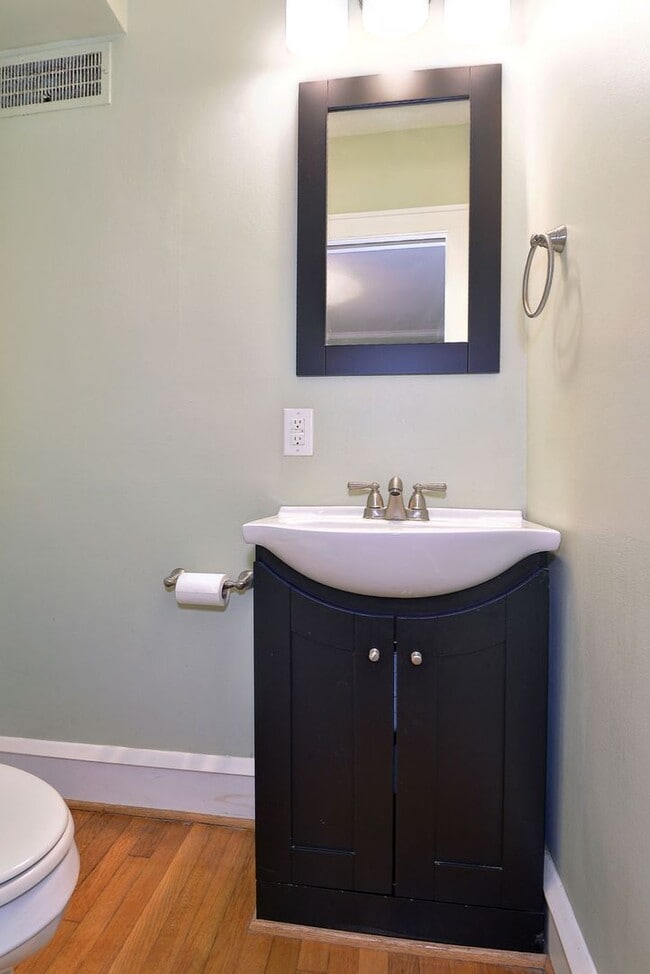 Building Photo - Delightful Home in Brandon Heights