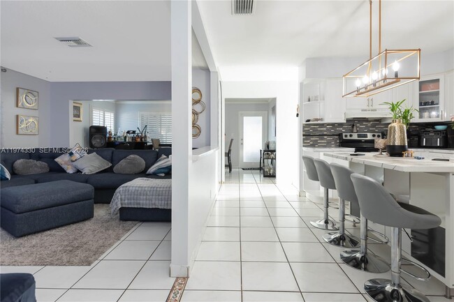 Building Photo - 5640 Hayes St