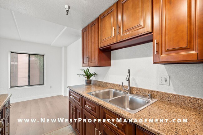 Building Photo - Renovated Cortez Hill 2 Bedroom at Symphon...