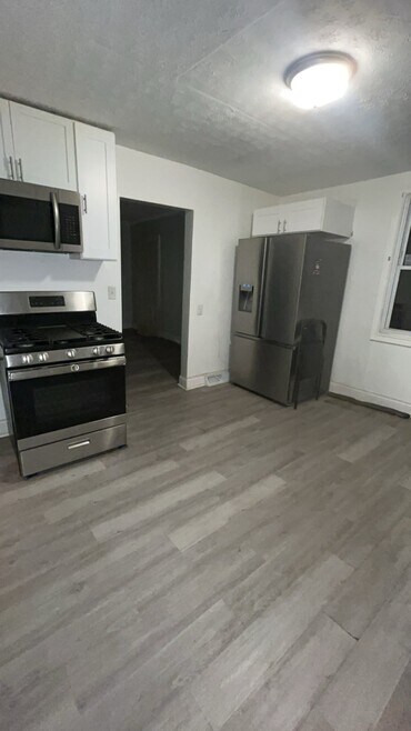 Building Photo - 3014 Nursery Ave