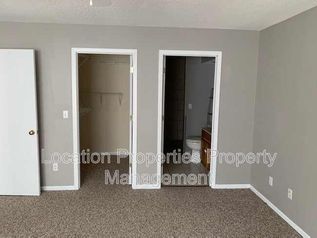 Building Photo - 947 E Wildcat Run St