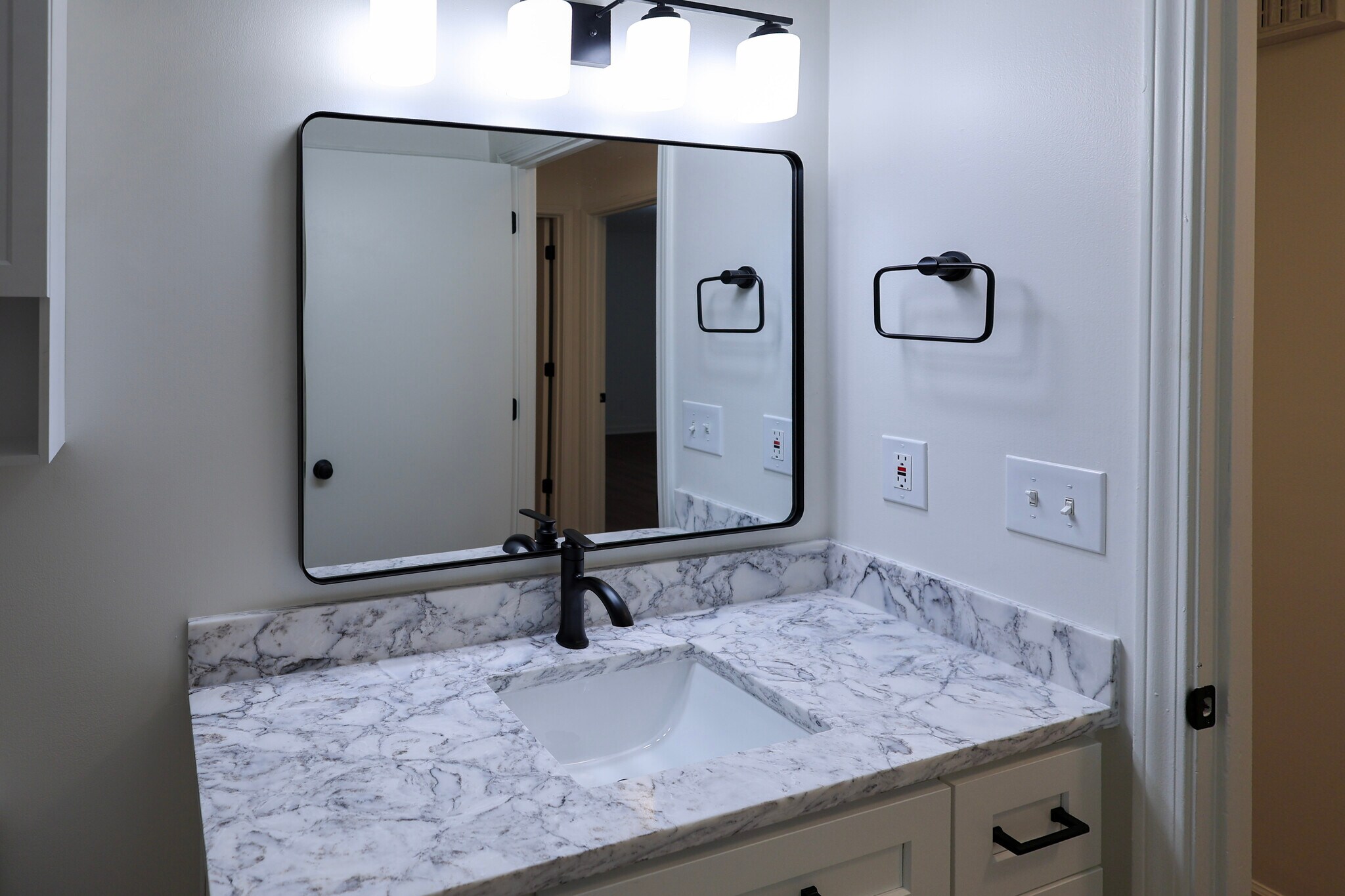 Modern Finishes! - 1685 Bald Ridge Marina Rd