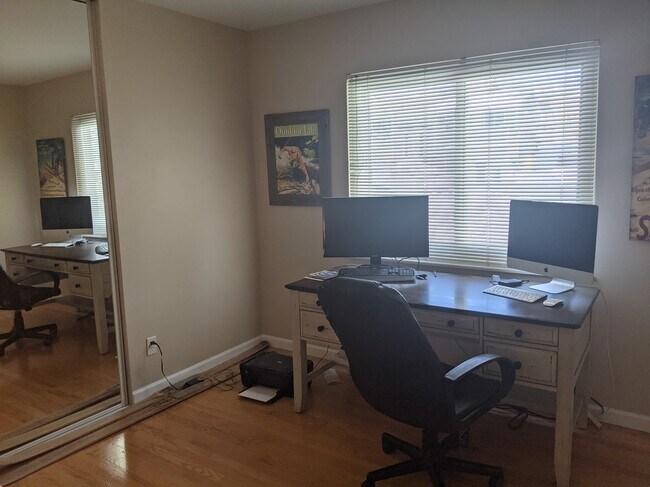 Building Photo - 2089 S Deframe St